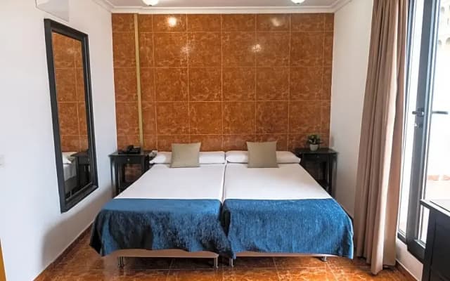 Hotel Adonis Capital - photo 3