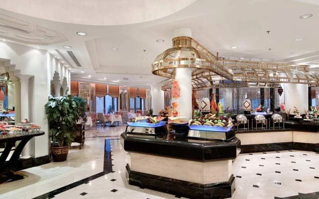 Makkah Hotel - photo 1