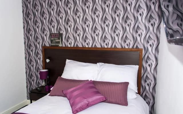 Imperial Salford Hotel - photo 1