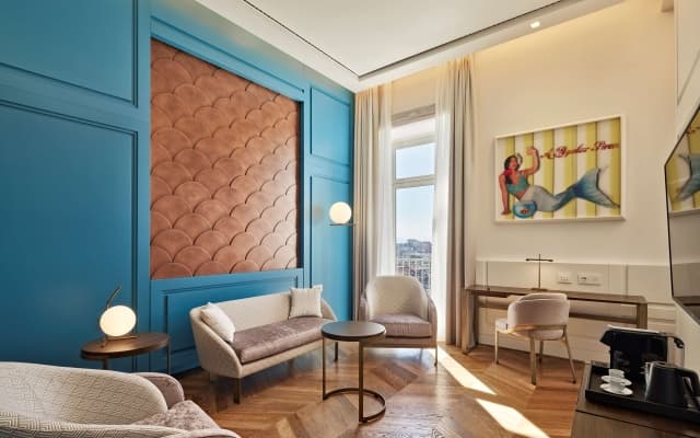De Bonart Naples, Curio Collection by Hilton - photo 1
