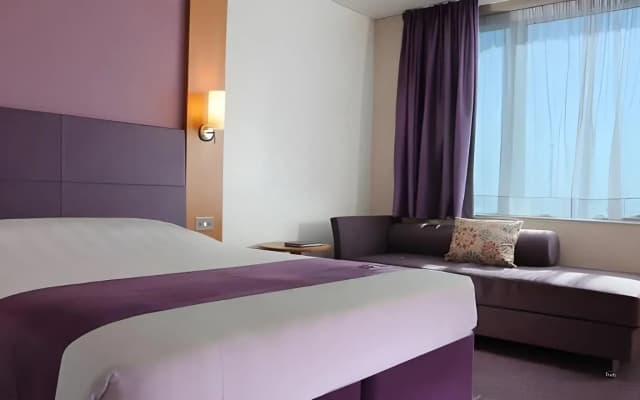 Premier Inn Abu Dhabi Airport (Business Park) - photo 1