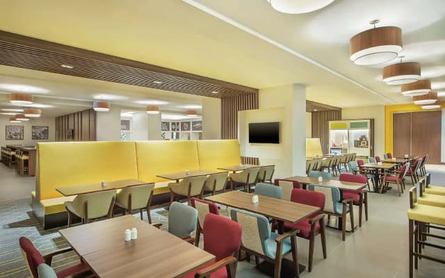 Hampton by Hilton Dubai Airport - photo 1