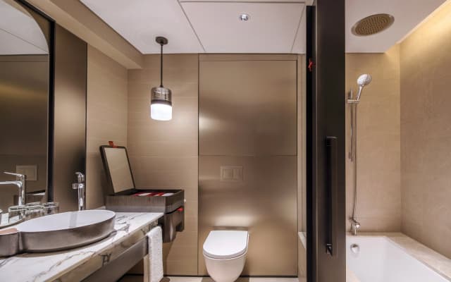 Swissotel The Stamford, Singapore - photo 2