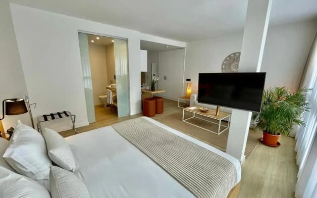 Hotel emblemático Hi Suites - photo 1