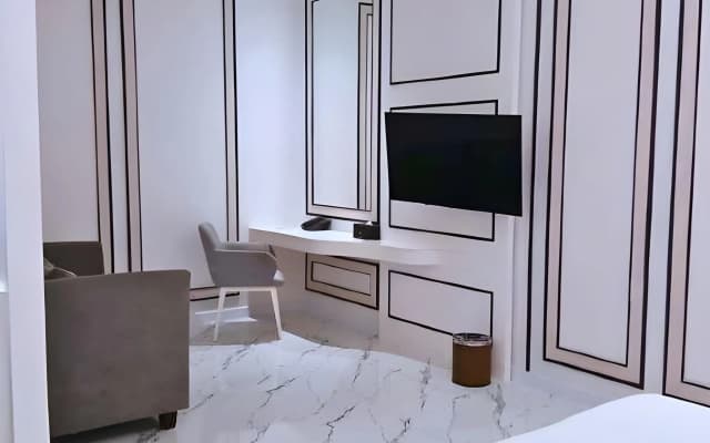 The Grantage Hotel & Sky Lounge - photo 7
