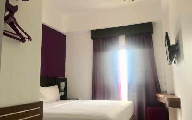 Fame Hotel Gading Serpong - photo 2
