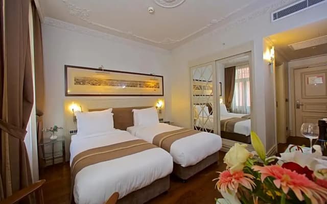 Taxim Lounge Hotel - photo 2