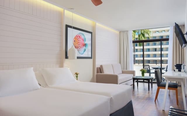 H10 Conquistador Hotel - photo 1