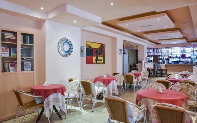 Amaryllis Hotel - photo 1