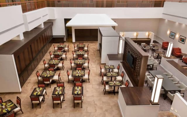 DoubleTree by Hilton Hotel Doha Old Town - photo 1