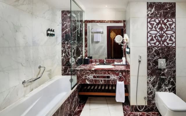 Millennium Taiba Hotel - photo 4