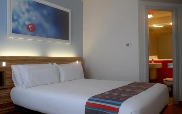 Travelodge Barcelona Poblenou - photo 2