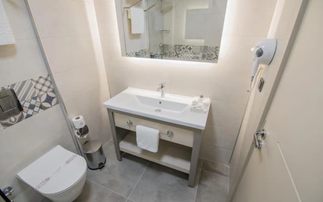 Dovv Hotel - photo 1
