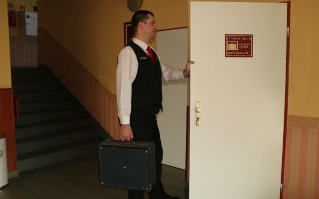 Hotel Charles - photo 2