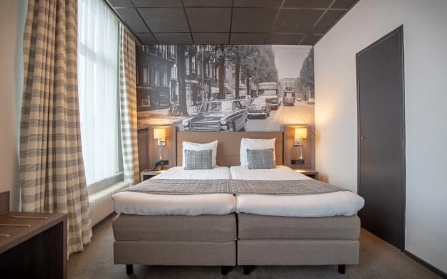 Hotel Cornelisz - photo 1