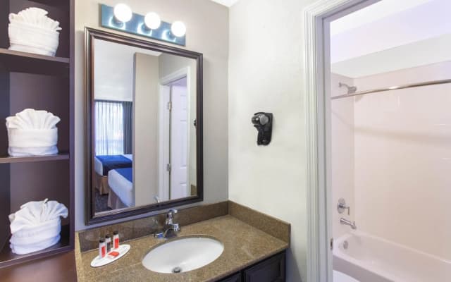 Grand Hotel Orlando at Universal Blvd - Shuttle to Theme Parks - photo 2