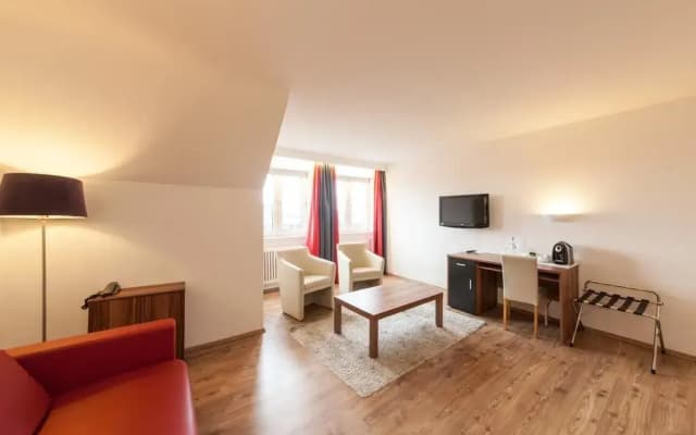 Sure Hotel by Best Western Muenchen Hauptbahnhof	 - photo 1
