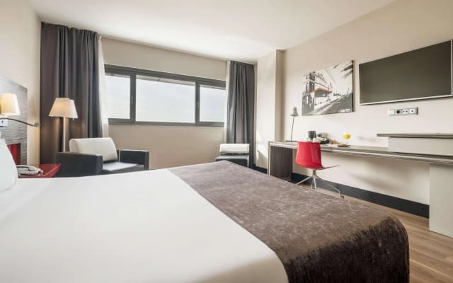 Hotel ILUNION Barcelona - photo 3