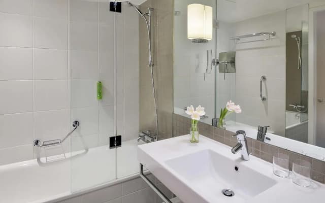 Mövenpick Hotel Amsterdam City Centre - photo 3