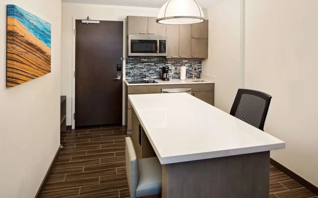 Hyatt House across from Universal Orlando Resort - photo 4