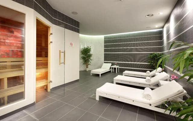 Eurostars Book Hotel - photo 1