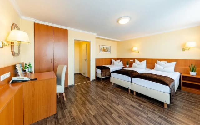 Hotel Royal - photo 1