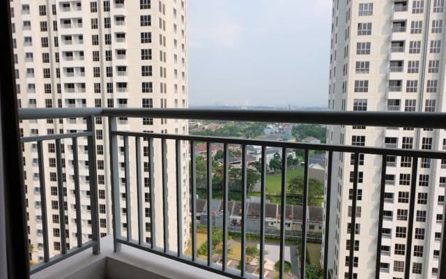 3BR Apartment with Pool View at M-Town Residence - photo 2