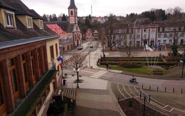 Hotel Restaurant Le Bristol - 4 Place De L'Hôtel De Ville. ., Niederbronn-les-Bains, Niederbronn-les-Bains