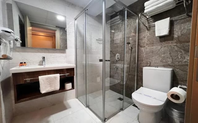 Hakcan Hotel - photo 2