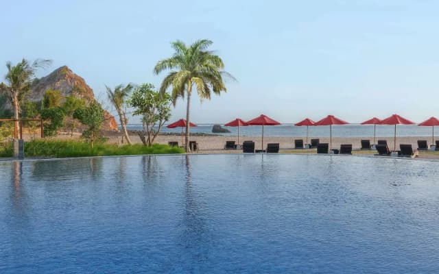 Pullman Lombok Merujani Mandalika Beach Resort - photo 2