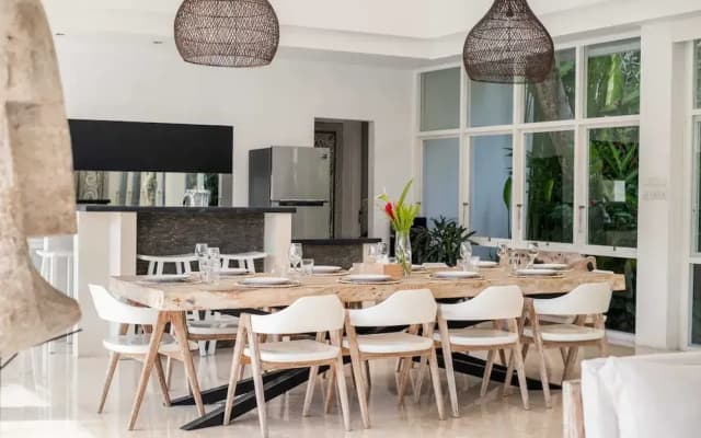 Magical Jungle Villa, 4 BR, Ubud With Staff - photo 1