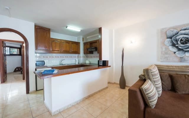 Paloma Beach Apartments - photo 3