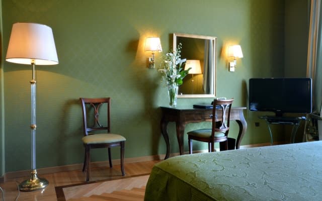 Grand Hotel Vesuvio - photo 1