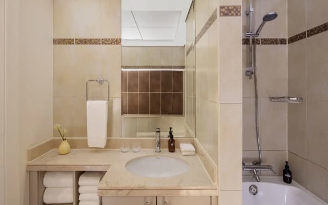 Staybridge Suites Dubai Internet City, an IHG Hotel - photo 1