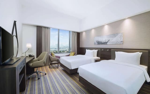 Hampton by Hilton Dubai Airport - photo 4