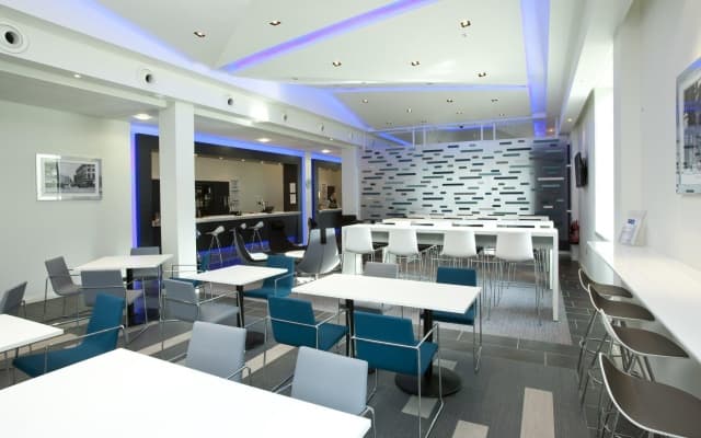 Holiday Inn Express Manchester City Centre Arena by IHG - photo 1