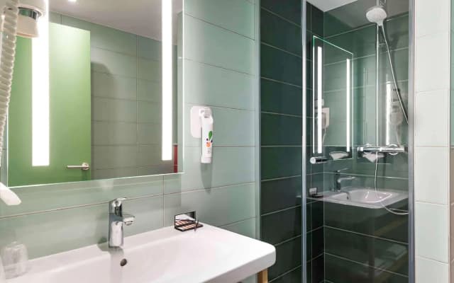 ibis Styles Paris Gare Saint Lazare - photo 4