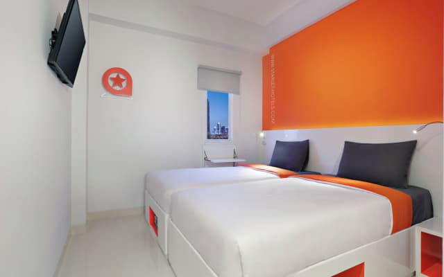Starlet Hotel Serpong - photo 2