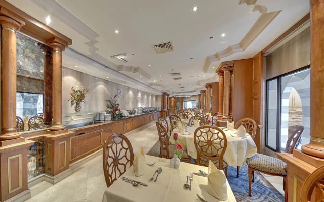 Elaf Taiba Hotel - photo 1