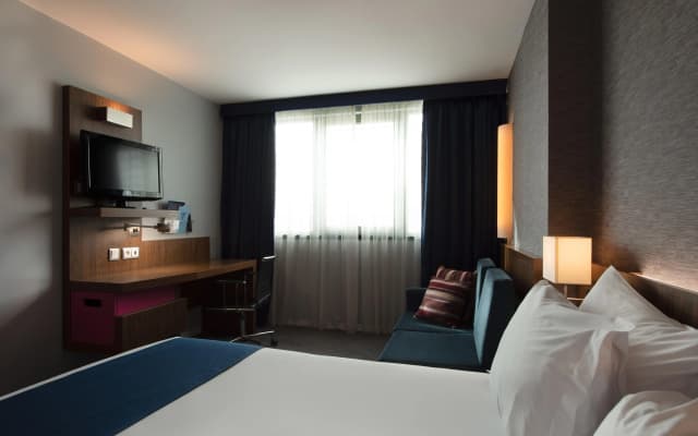 Holiday Inn Express Lisbon Airport by IHG - photo 2