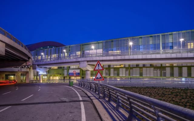Tav Airport Hotel Izmir - photo 1