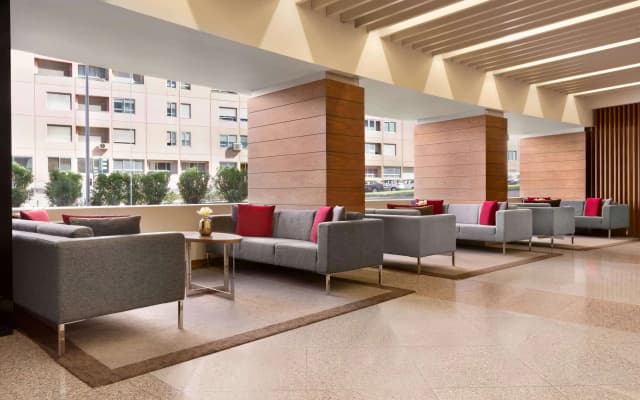 Ramada by Wyndham Lisbon - photo 2