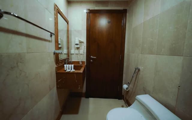 Nour Al Thuria Hotel - photo 2