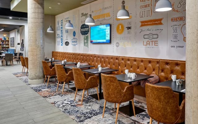 Holiday Inn Manchester - City Centre by IHG - photo 2