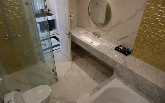 The Grantage Hotel & Sky Lounge - photo 9