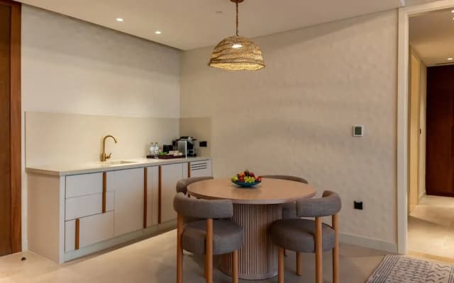 ERTH Abu Dhabi Hotel - photo 4