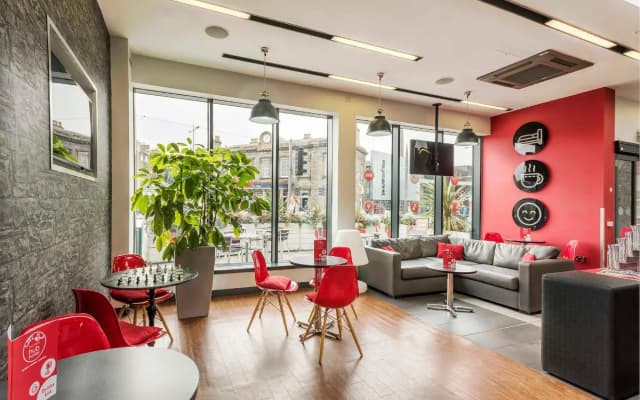 Haymarket Hub Hotel - photo 2