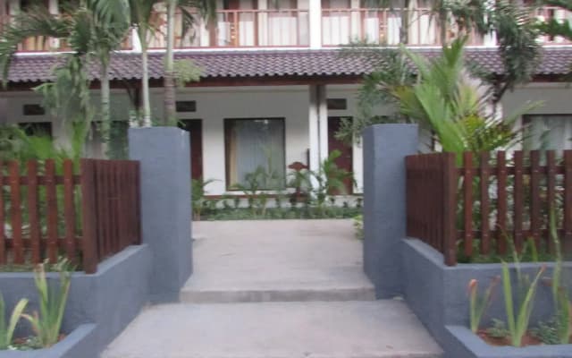 Friends Beach Hotel - photo 1