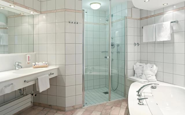 Titania Hotel - photo 2