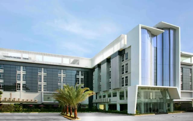 Hotel Yasmin Karawaci - photo 2